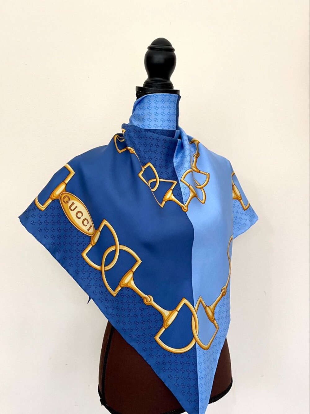 Display #4 Gucci Equestrian Horsebit Blue with Gold Silk Scarf - Picture 3 of 14